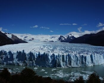 【アルゼンチン旅】世界遺産ロス・グラシアレス！ペリト・モレノ氷河の轟音と崩落