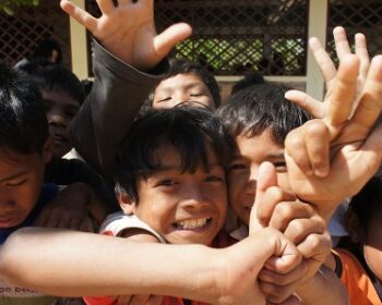 【カンボジア旅】シェムリアップの日本人宿で新春餅つき大会！旅人の正月