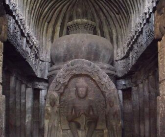 【インド旅】世界遺産エローラ石窟寺院!巨大なカイラーサ寺院の彫刻美