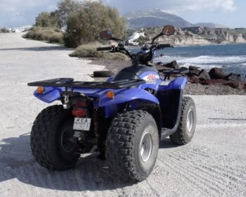 【ギリシャ旅】サントリーニ島をバイクツーリング！青い海と白い街並みの絶景