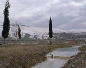 【トルコ旅】世界遺産パムッカレ！真っ白な石灰棚とヒエラポリス古代遺跡